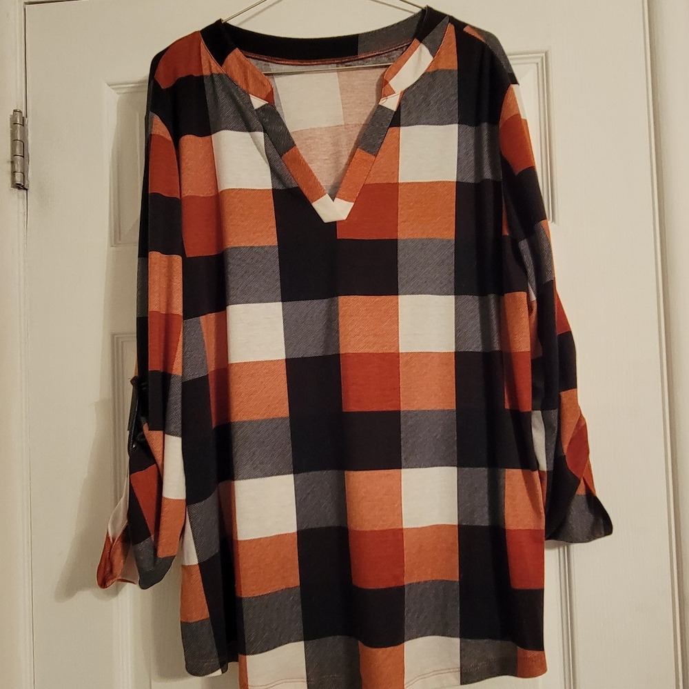 V Neck Plaid Top - Picture 3 of 6